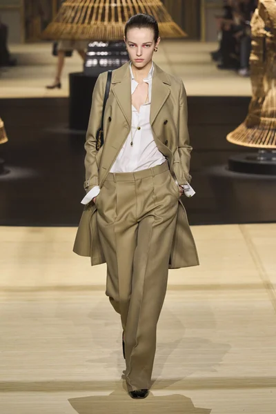 Look 1